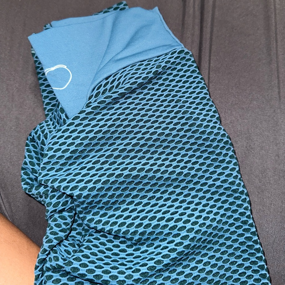 Shop peachy bunz leggings